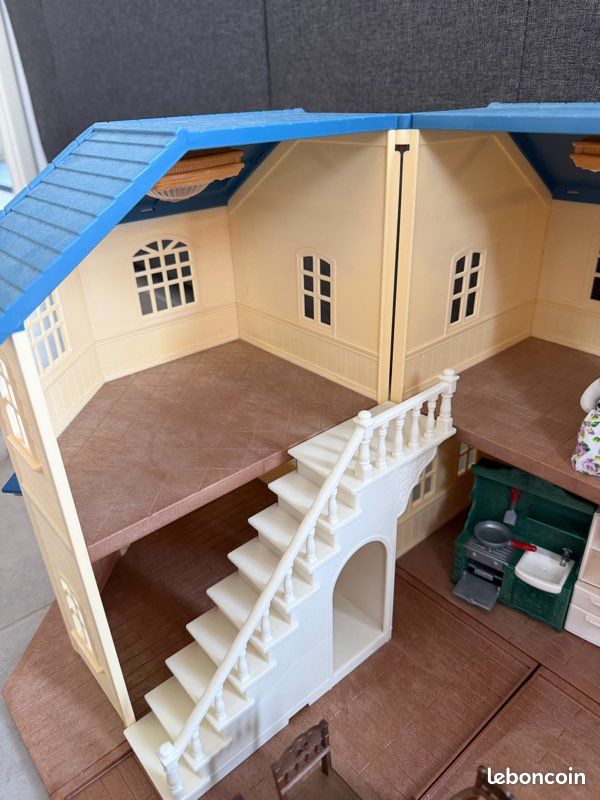 Sylvanian Families - 5669 - La Grande Maison et son abri voiture (image 4)