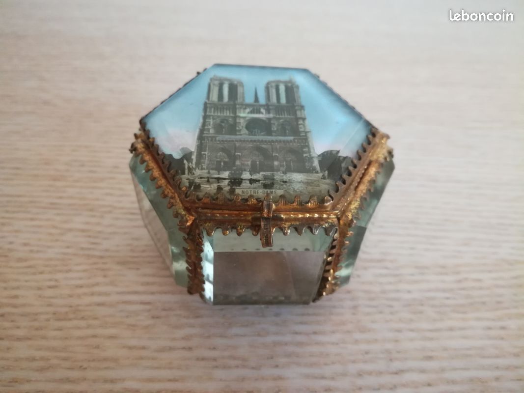 Boîte à bijoux hexagonale verre biseauté - Souvenir de Notre Dame - Napoléon III (image 1)