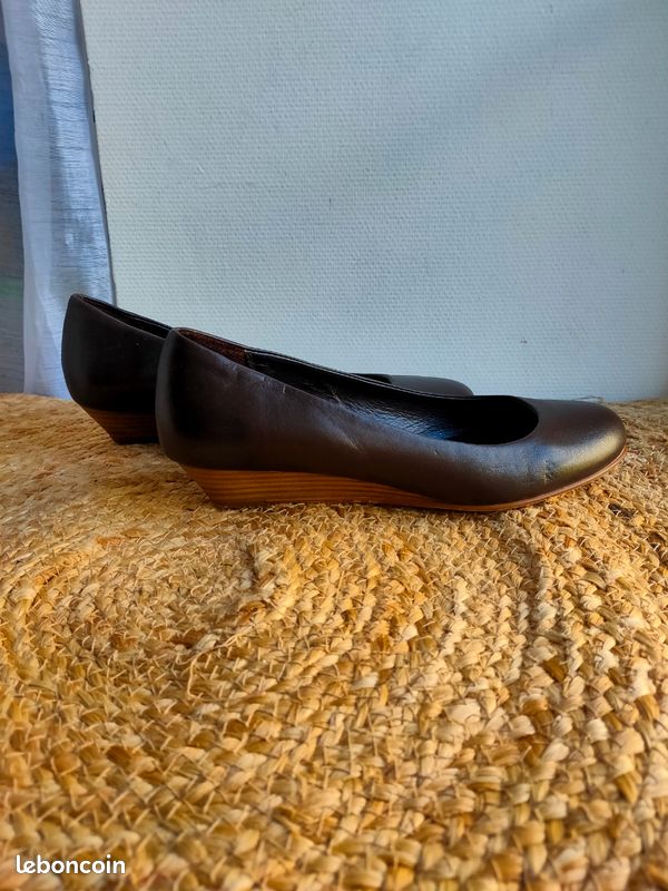 Chaussures à talons de André de la taille 39, de couleur marron de