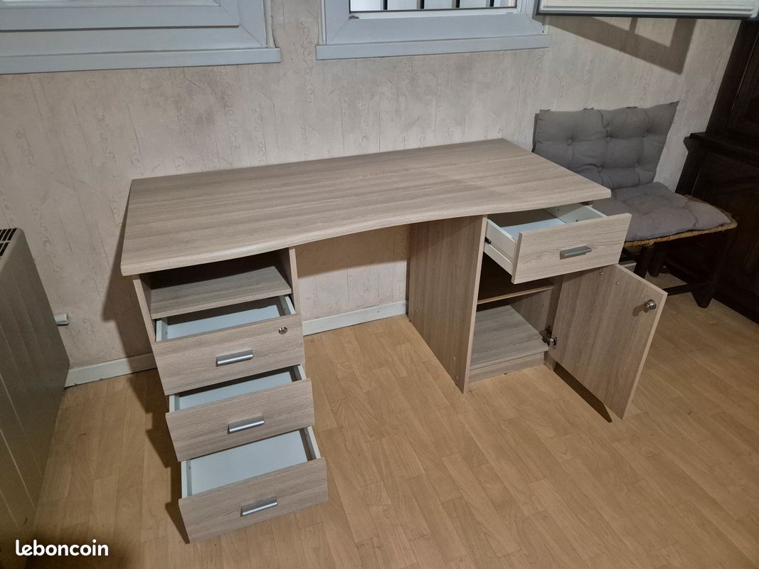 Bureau (image 3)