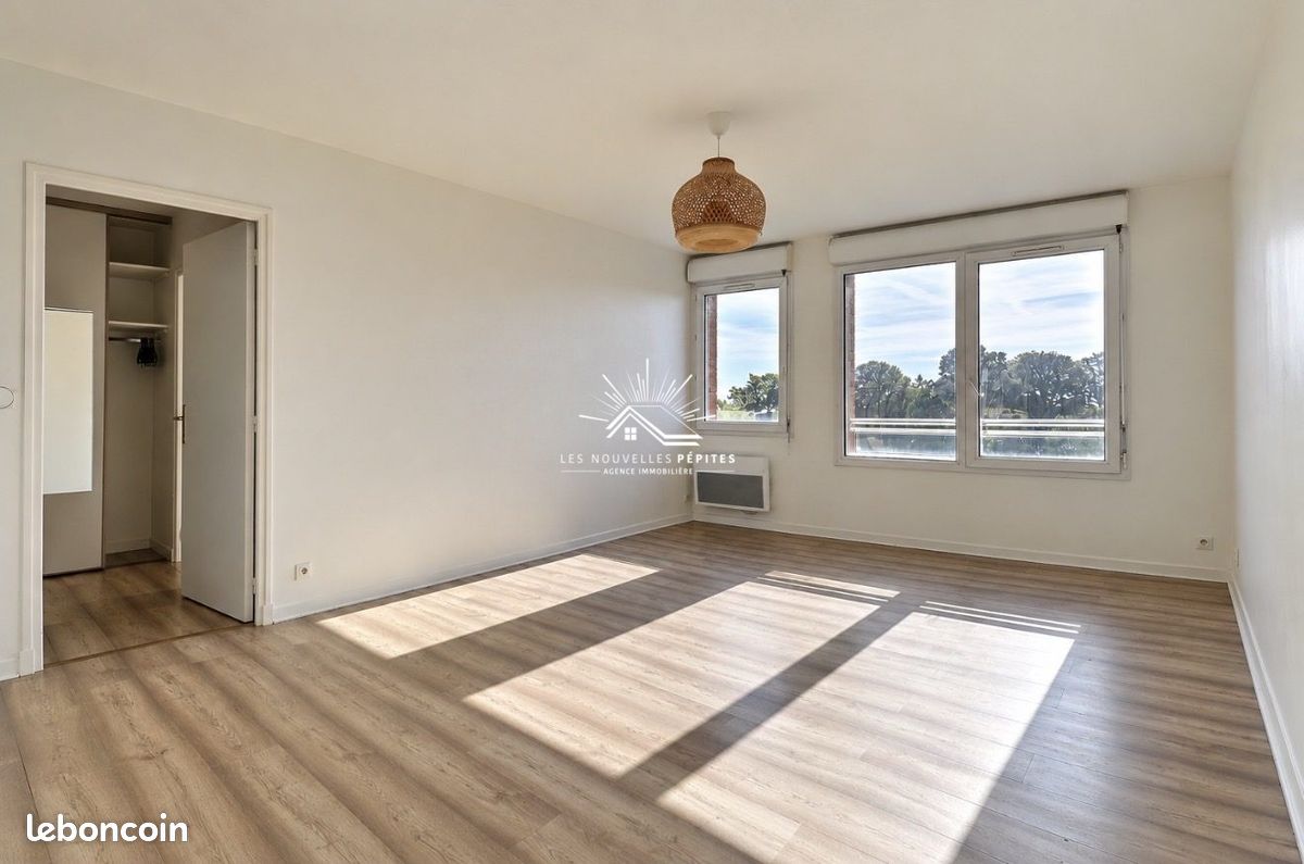 Appartement 2 pièces 49 m² · à Croix · 49 m² · 890 €/mois