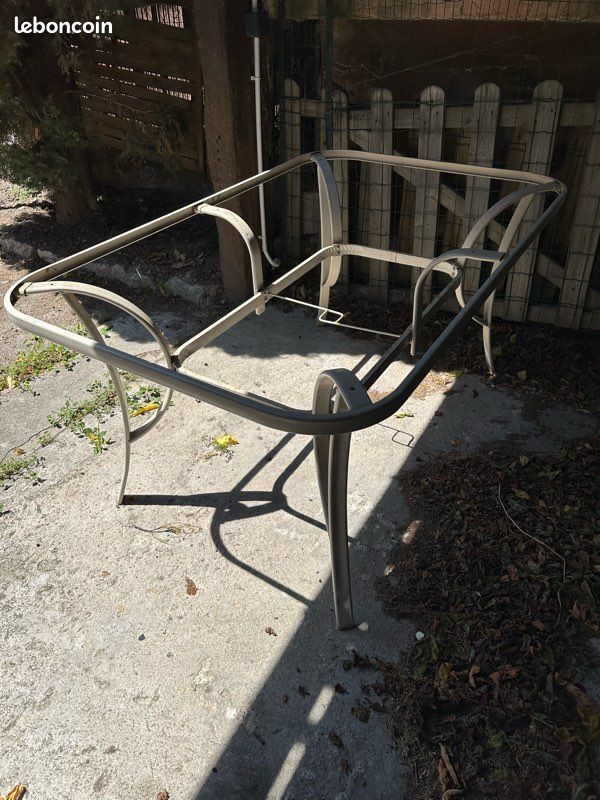 Table jardin sans le dessus (image 1)