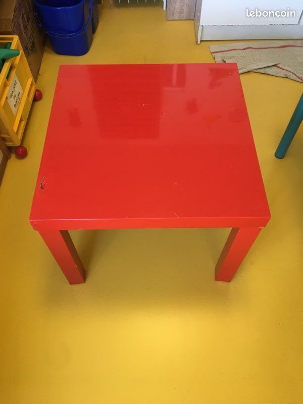 Table IKEA (image 1)