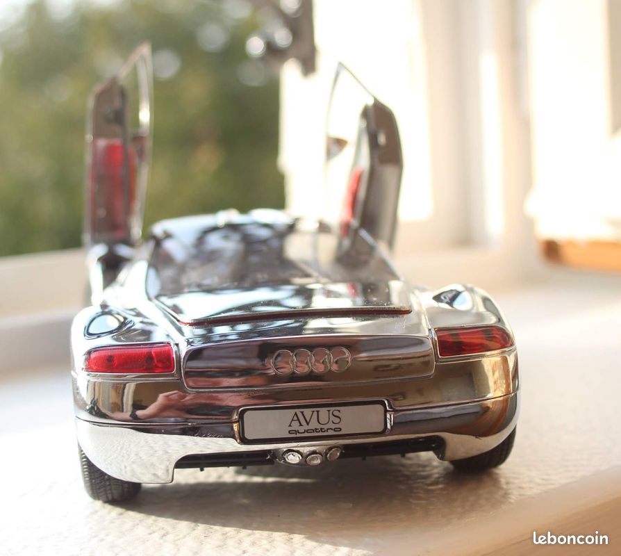 Miniature Audi AVUS Quattro – Échelle 1:43 – Revell – Chromé – Occasion