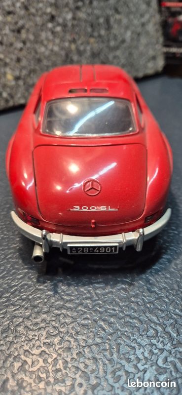 Mercedes-Benz 300SL Coupé 1954 Miniature Burago 1:18 – Bordeaux, état Excellent, Boîte D'origine
