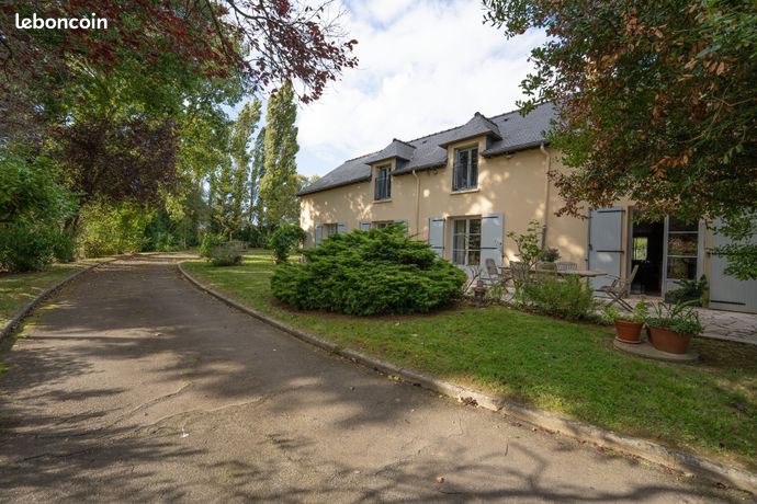 Propriété 8 pièces 220 m²