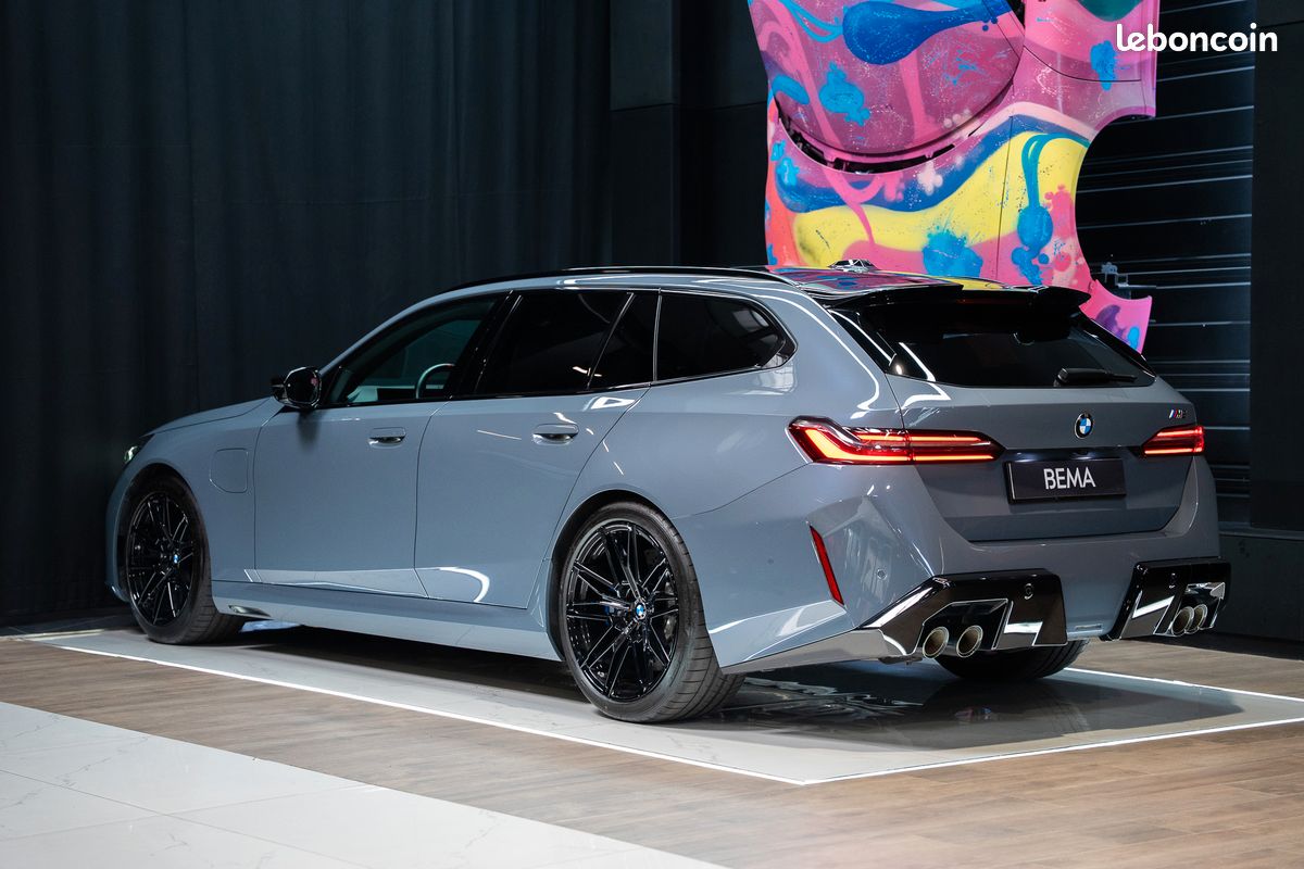 BMW M5 Touring G99 – Storm Bay | Bowers & Wilkins | Iconic Glow | Toit Panoramique | 12 500 km | Immat France | (image 10)