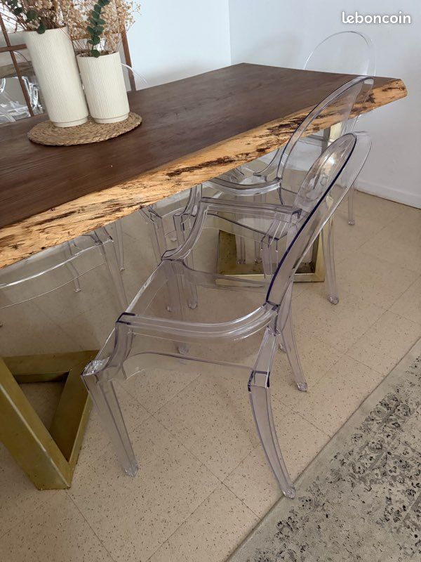 Tables et chaises (image 1)