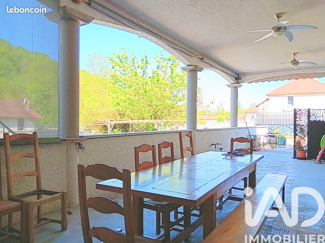 Appartement 4 pièces 136 m² · à Montagnieu · 136 m² · 216 000 €