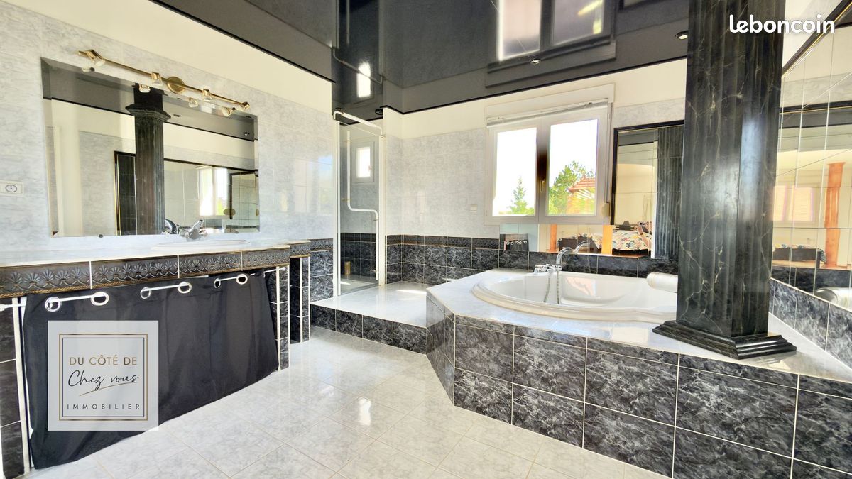 Propriété 8 pièces 260 m² (image 16)