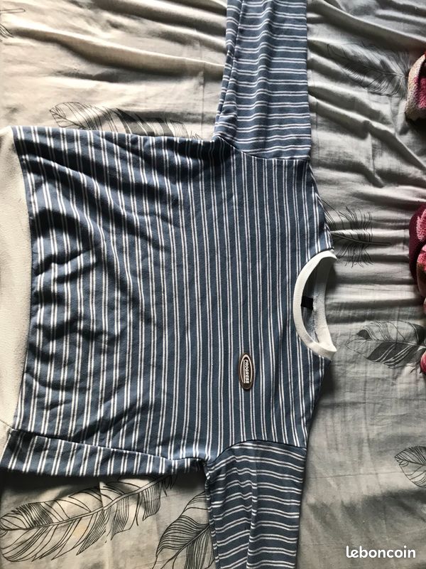 Sweat bleu et blanc (image 2)