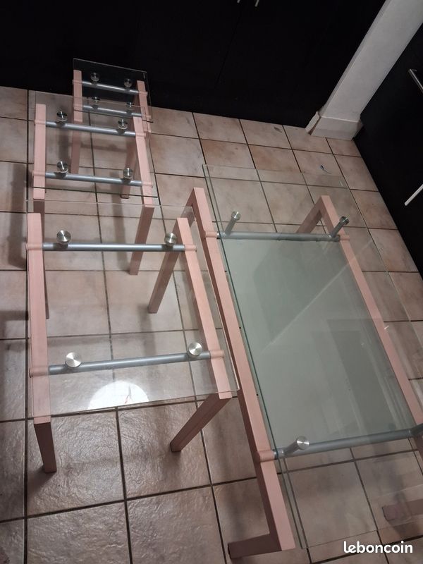 Table basse et 3 tabourets en verre (image 1)