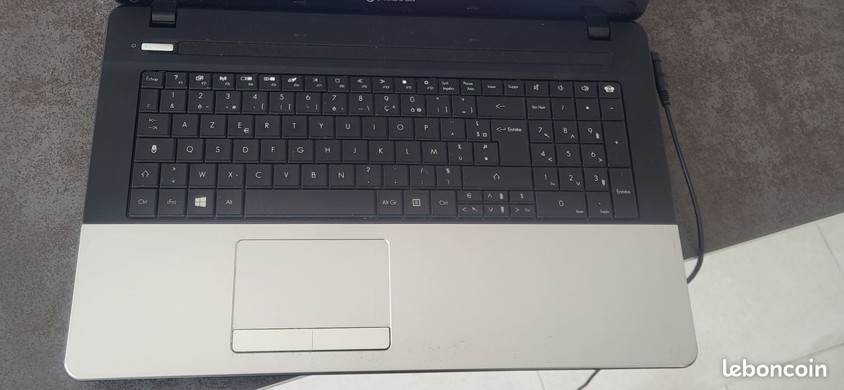 Packard Bell Kayf0 17 Pouces - écran Bon état, Pour Pièces (pas De Clavier)