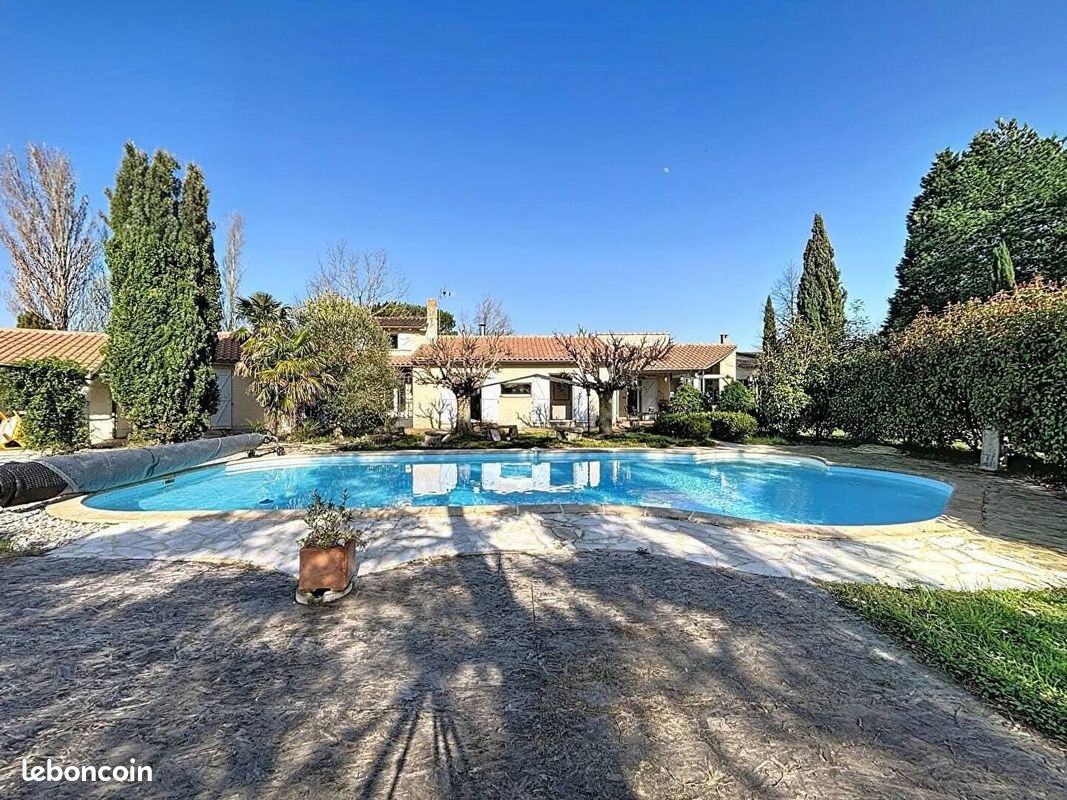 Maison 9 pièces 260 m² · à Saint-Félix-Lauragais · 260 m² · 479 000 €