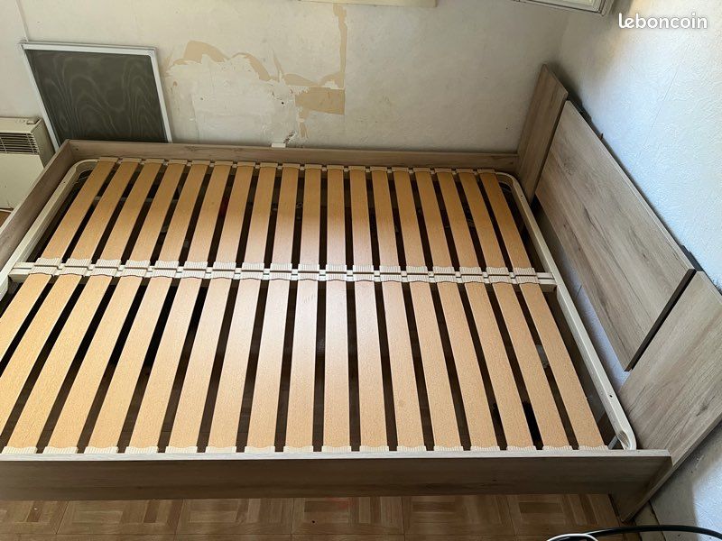 Lit double presque neuf avec sommier (image 2)