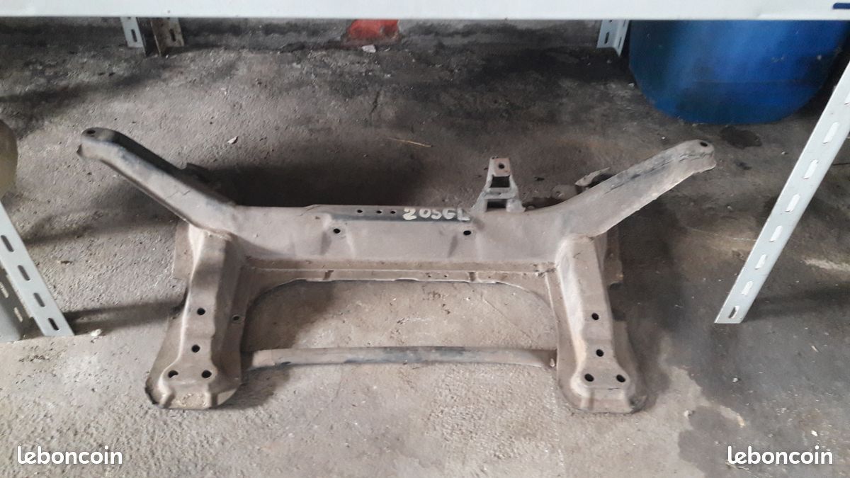 Peugeot 205 berceau moteur (image 1)
