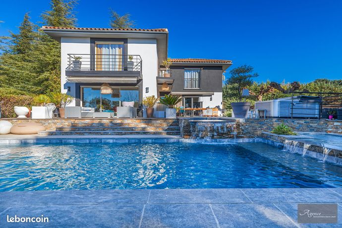 Villa 8 pièces 300 m²