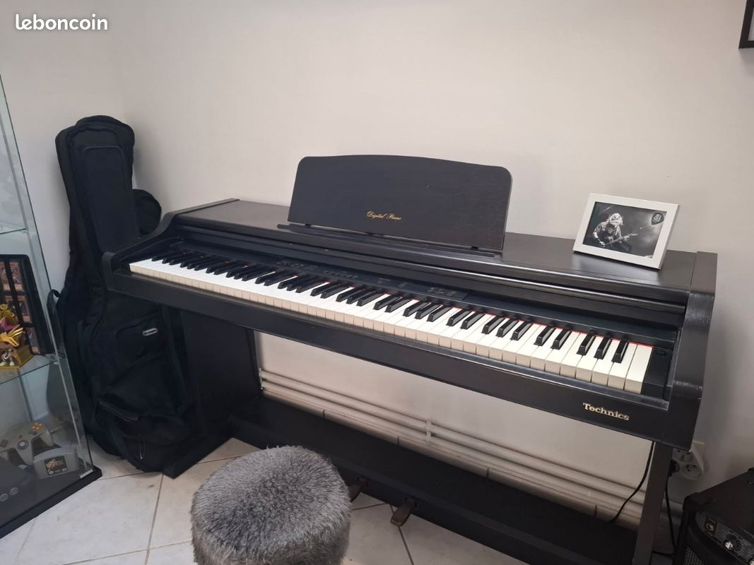 Piano Technics PCM digital piano PX203 - Instruments de musique