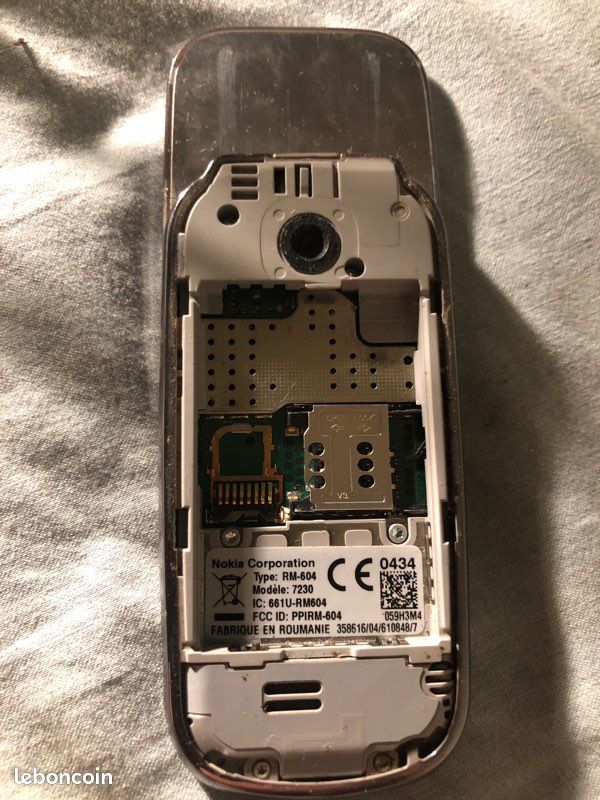 Vend petit Smartphonne à Clapet de Marque Nokia. Modèle 7230 Type:RIM 604 (image 6)
