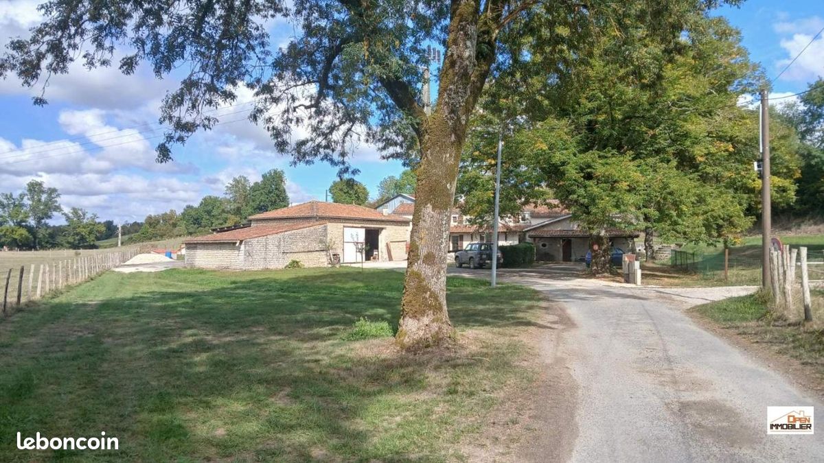 Maison 6 pièces 177 m² · à Montmoreau · 177 m² · 235 400 €