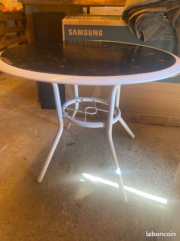 Table ronde (image 1)
