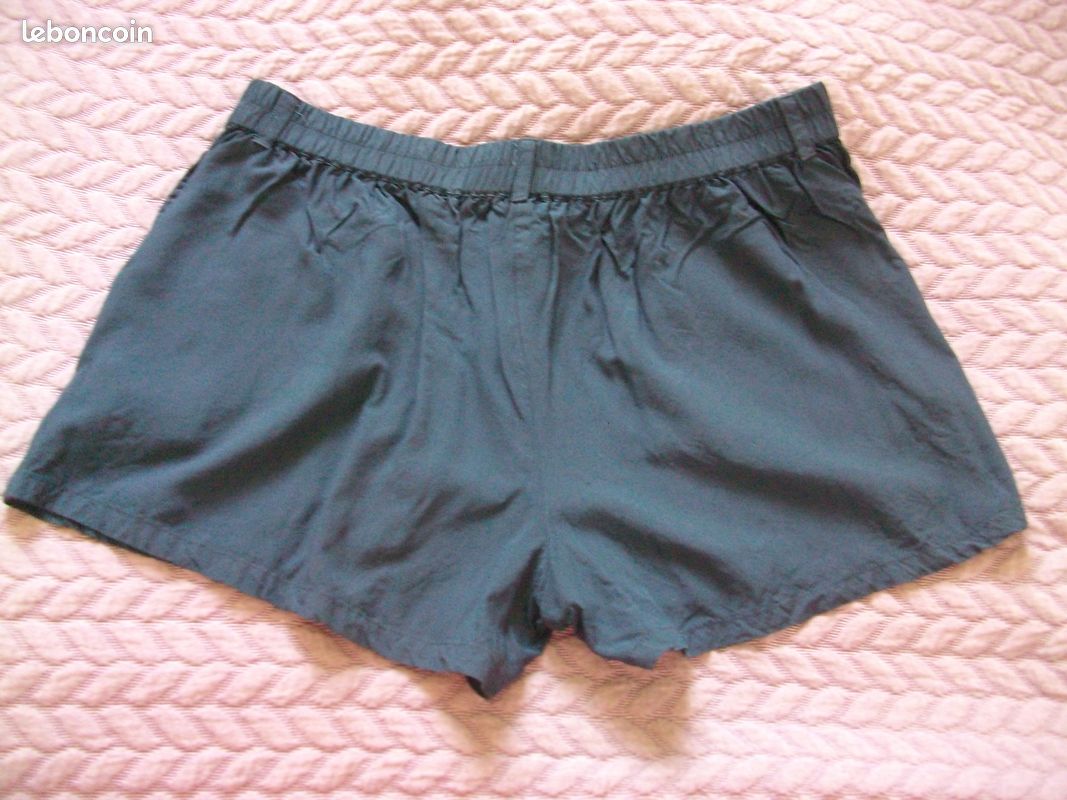 Short marine femme - Taille 48 (image 3)