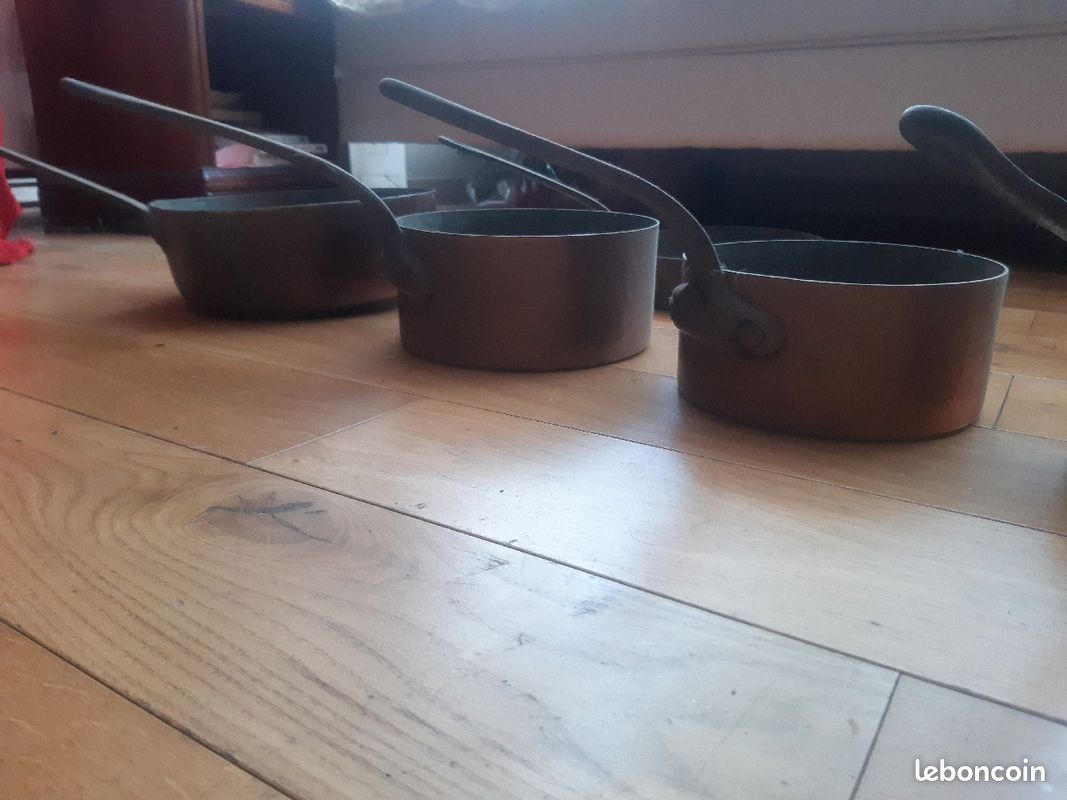 Lot de très belles casserolles anciennes en cuivre (image 2)