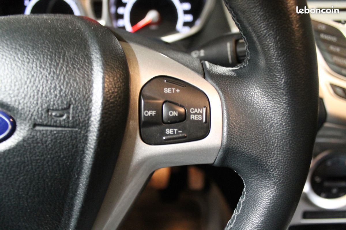 FORD FIESTA 1.6 TIVCT 120 TITANIUm (image 12)