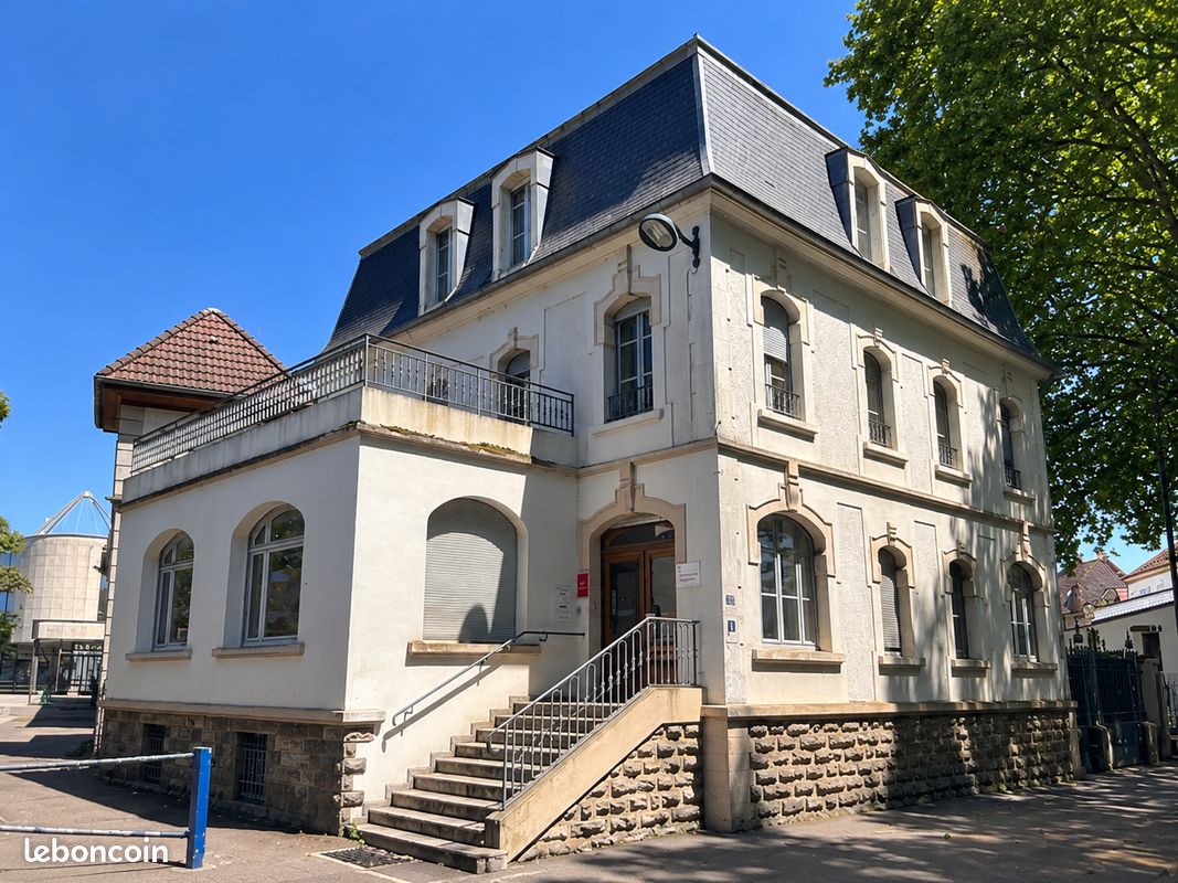 Immeuble 14 pièces 284 m² · à Lure · 284 m² · 198 000 €