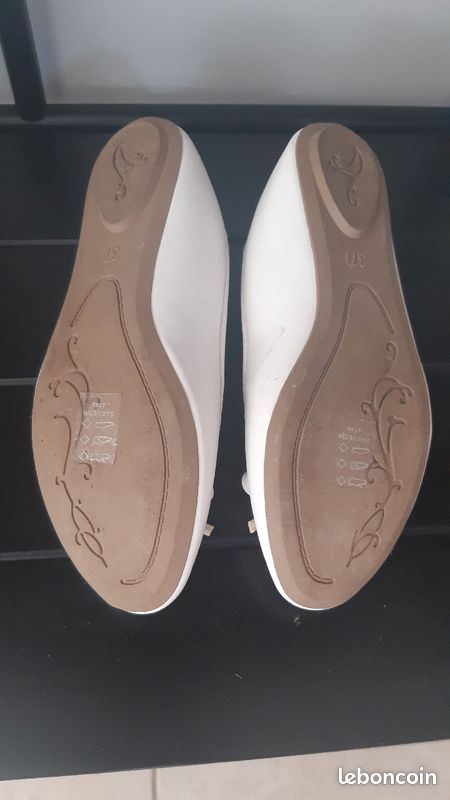 Ballerines blanches en 37 (image 2)