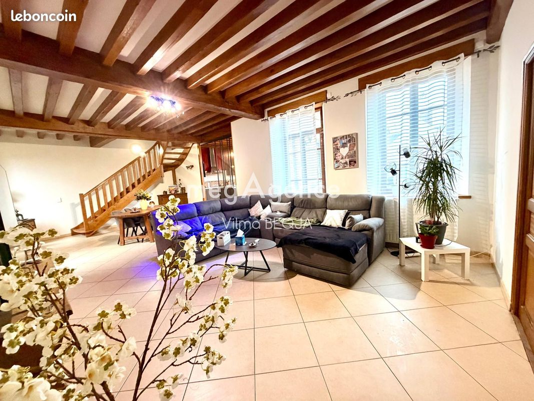 Maison 6 pièces 170 m² · à Villebougis · 170 m² · 325 000 €