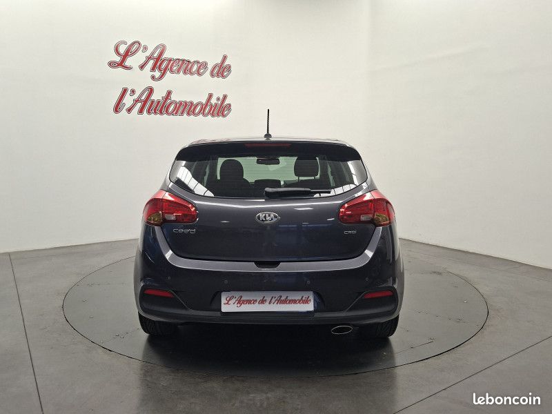 Kia CEE'D 1.6 crdi 128 ch Active Visio / Toit pano / Régulateur / Radar / 1ère main / (image 5)