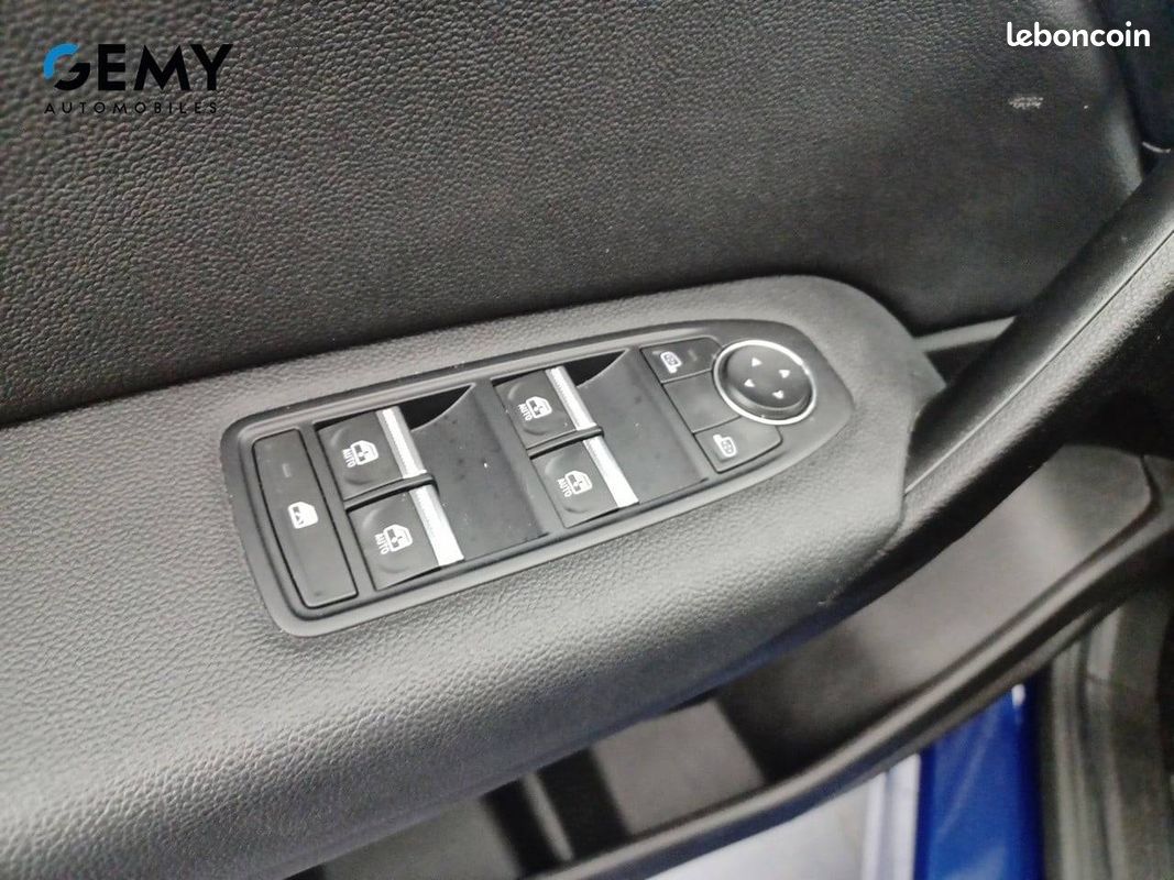 RENAULT Captur mild hybrid 160 EDC Techno (image 16)