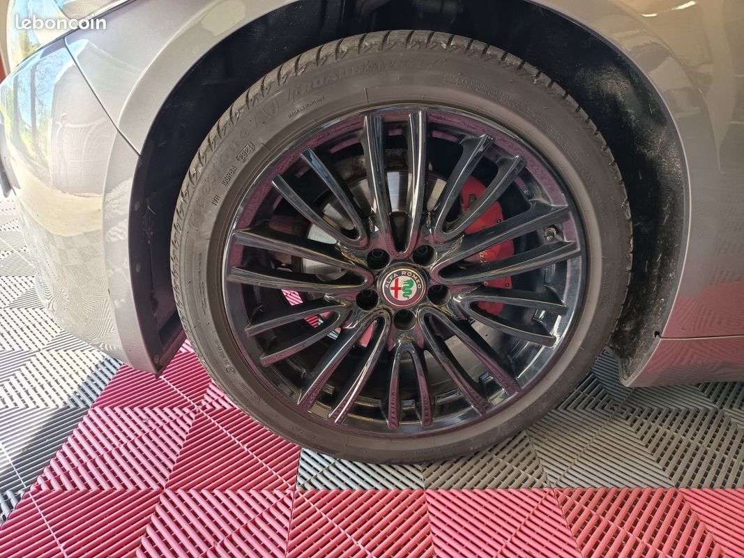 ALFA ROMEO GIULIA MY19 2.2 190 CH AT8 EXECUTIVE - ATTELAGE / CAMERA / Garantie (image 9)