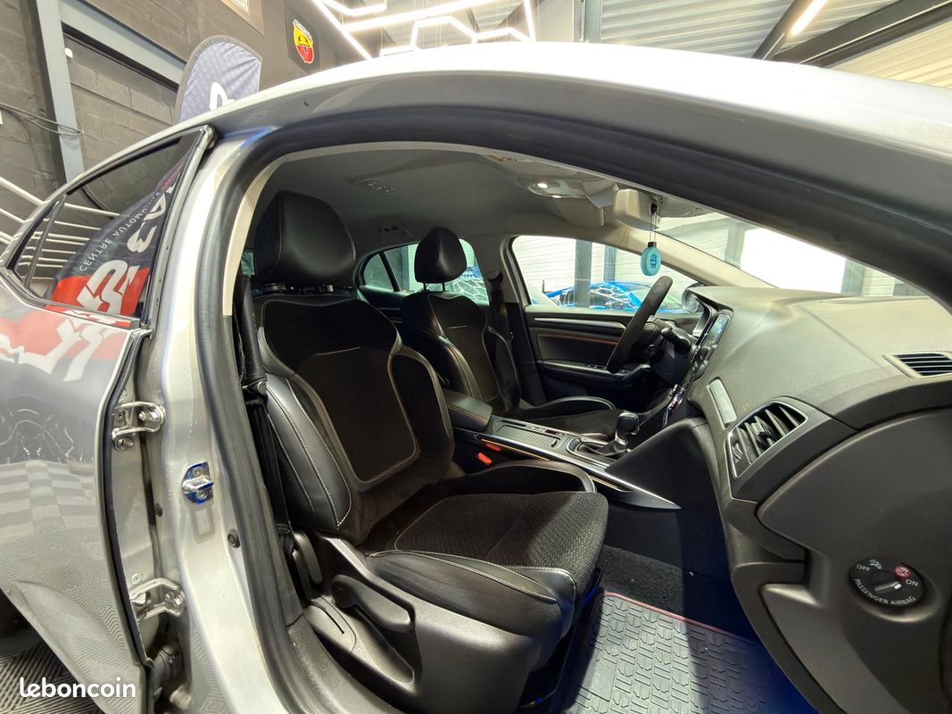 RENAULT Megane IV INTENS 1.5 BLUE DCI - 115 CV - CARPLAY - CAMERA DE RECUL - ATTELAGE (image 20)