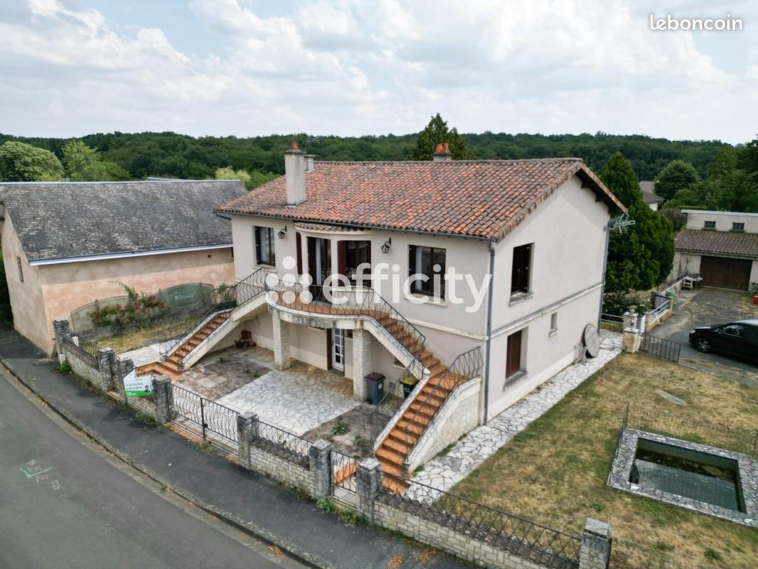 Maison 7 pièces 181 m² · à Marçay · 181 m² · 144 900 €