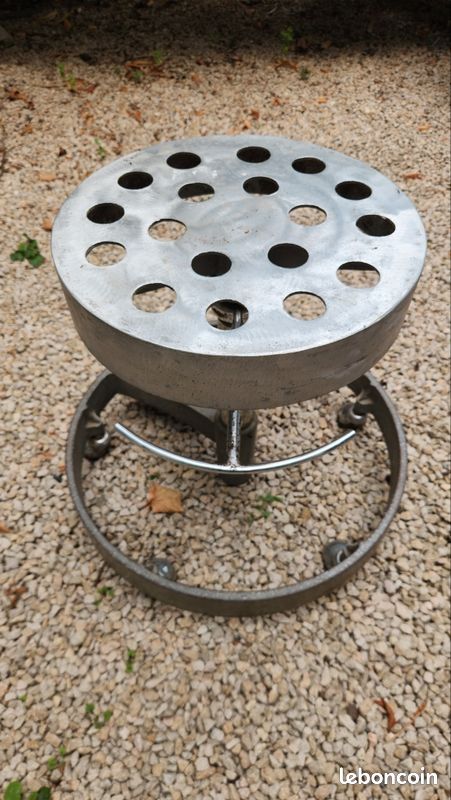 Tabouret industriel (image 1)