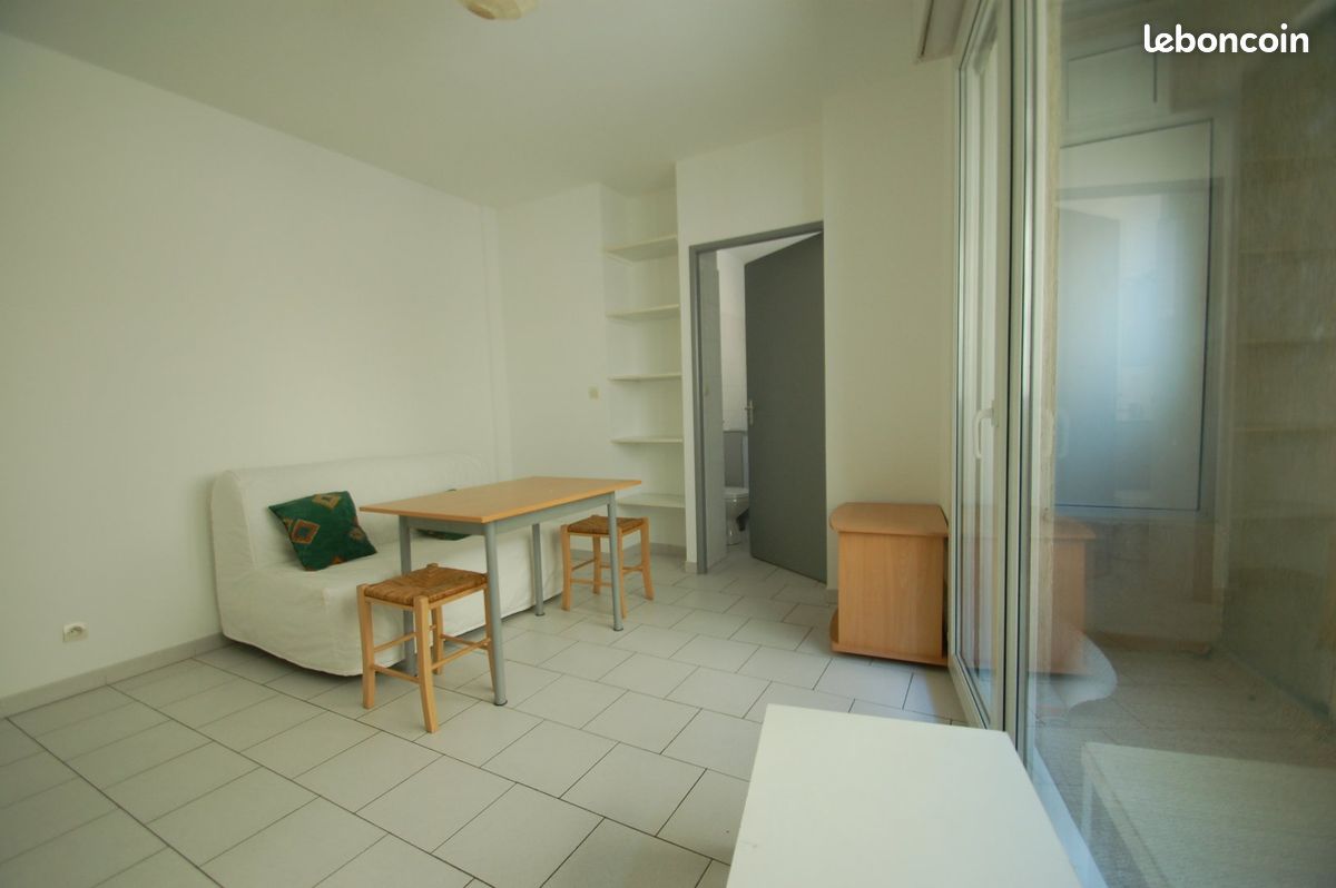Studio 1 pièce 19 m²