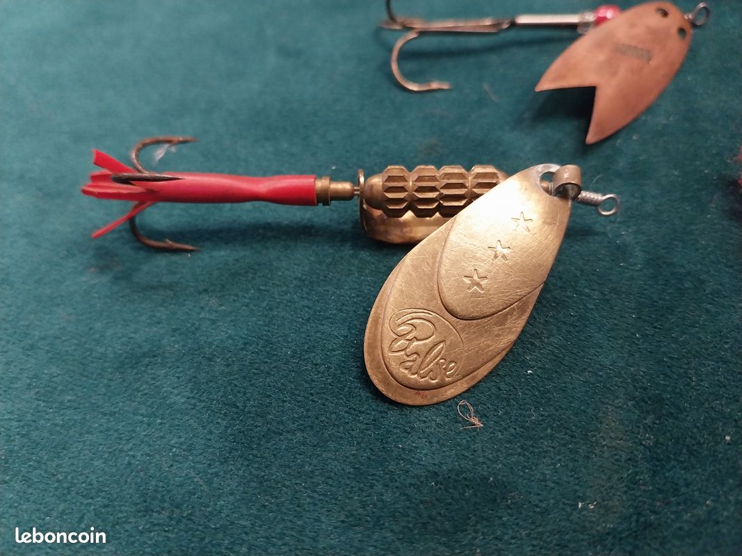 GROS LOT D'OBJETS de pêche ancien .cuillères et leurres .articles de pêche EUR 29,00 - FR