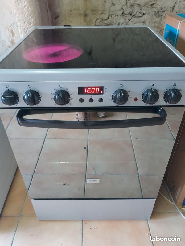 Cuisinière vitrocéramiques Faure (image 1)