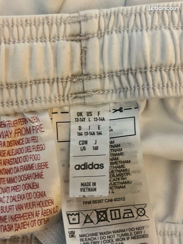 Short Officiel Manchester United Adidas - Extérieur - Taille M (Homme/Jeune) - Neuf Avec Étiquette