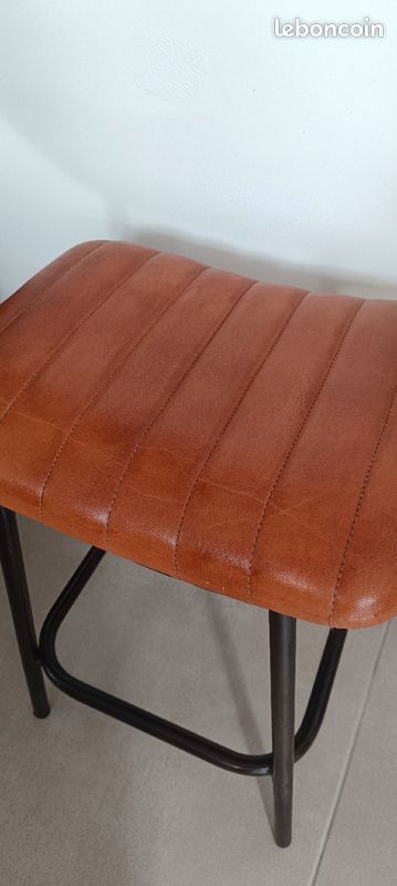 Tabouret en cuir (image 2)