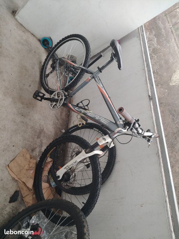 Bonjour je vends mon vtt lapierre en bon état en tout il y a deux vélos la pierre (image 1)