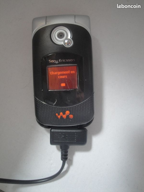 Chargeur Allume-cigare MicroUSB Pour Sony Ericsson Live With Walkman WT19i - Neuf