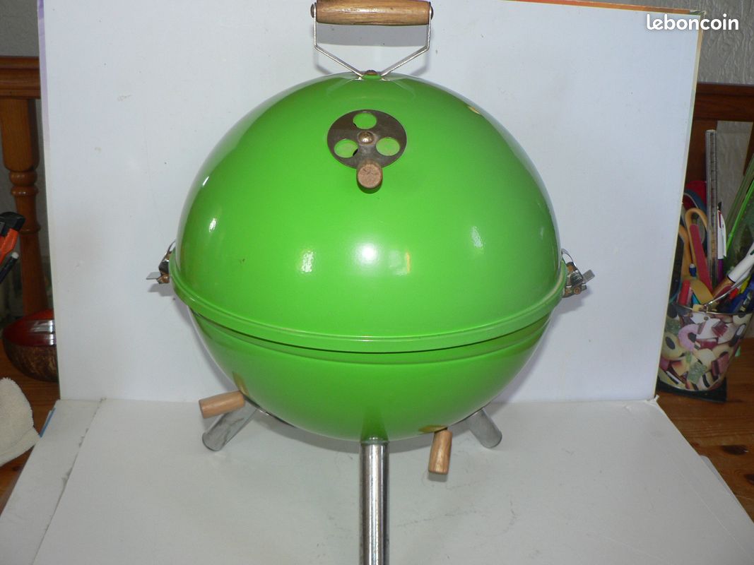 Petit barbecue boule vert pomme – compact, décoratif – très bon état (image 1)