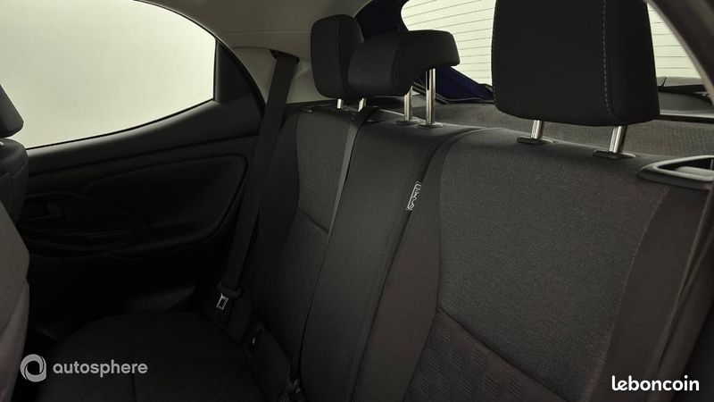 Toyota Yaris 116h Design 5p MY22 (image 13)