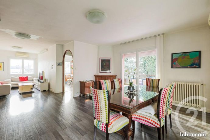 Maison 9 pièces 220 m² — 2