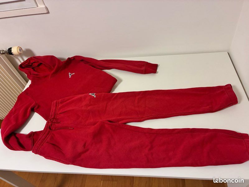 Ensemble jogging Jordan rouge (image 2)