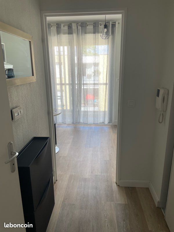 Appartement 1 pièce(s) 20 m²à louer Tassin-la-demi-lune