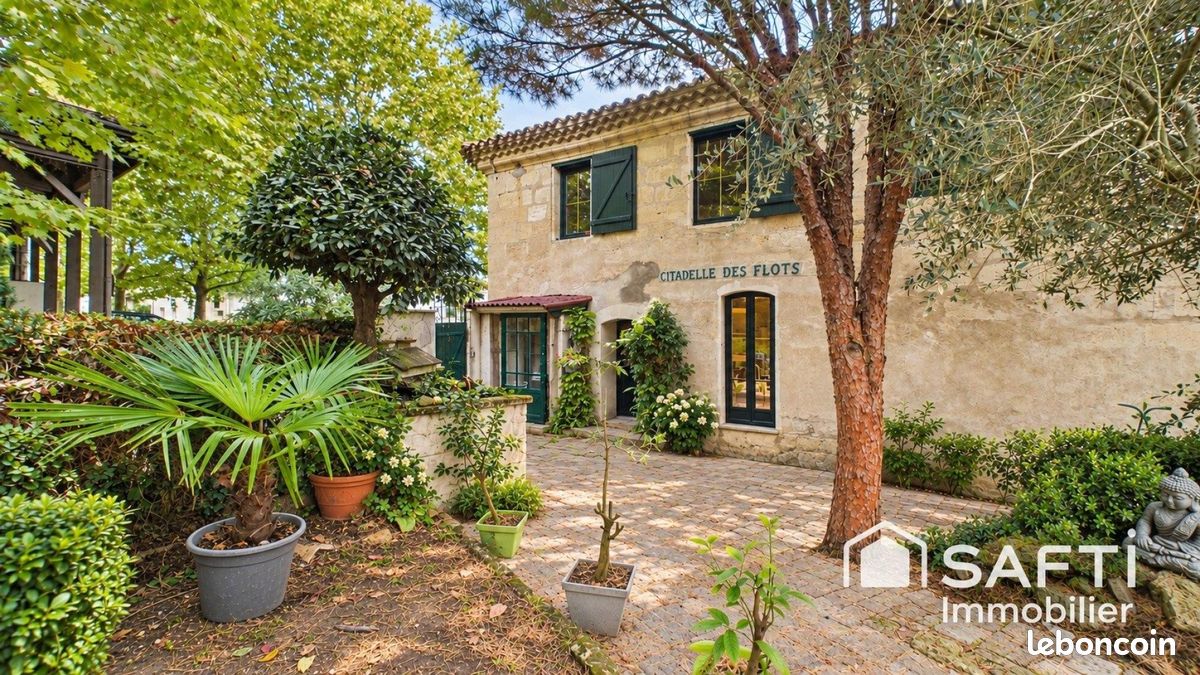 Maison 6 pièces 218 m² · à Vayres · 218 m² · 255 000 €